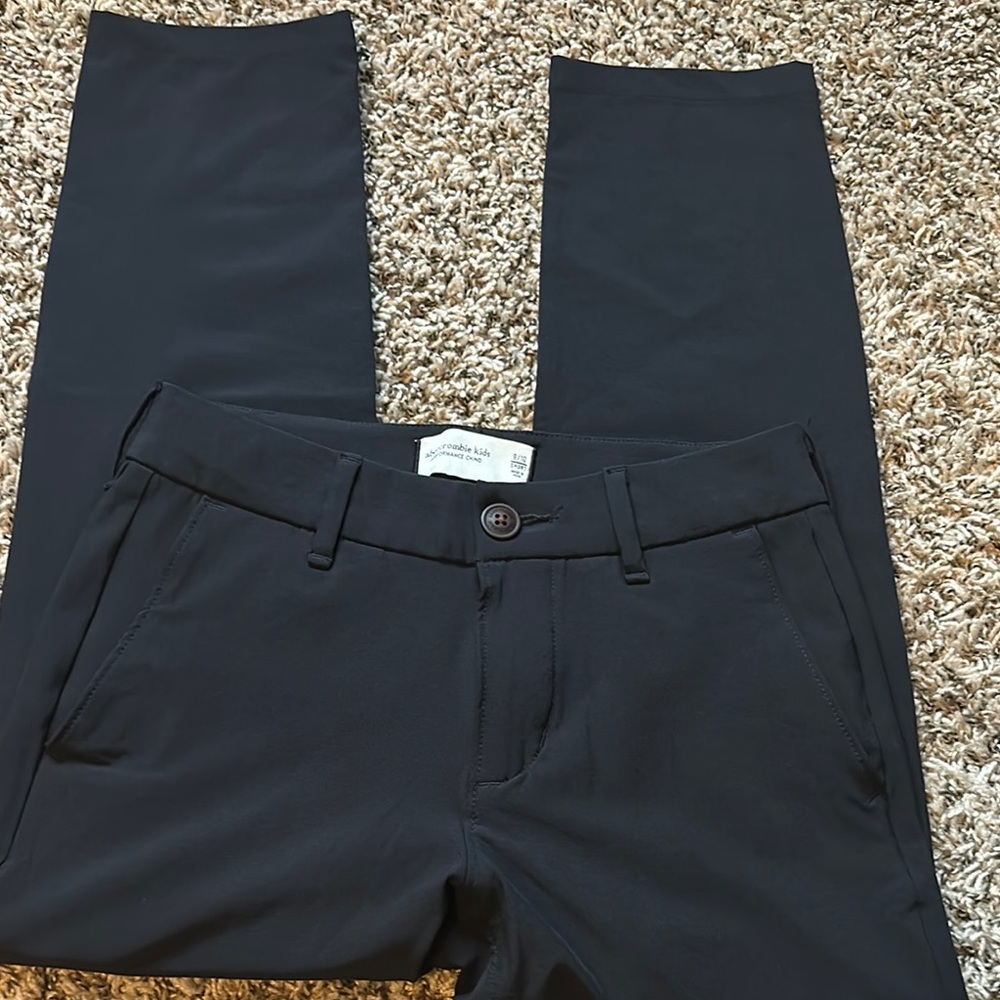 Like New Abercrombie kids boys size 9/10 black performance chino. Lightweight